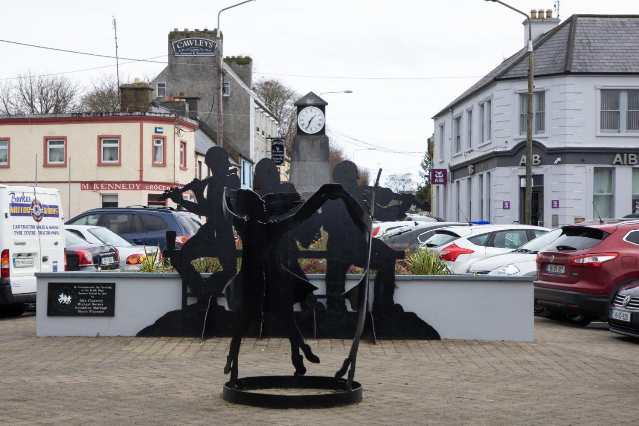 Murphy'S Hotel Tubbercurry Exterior foto